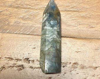 Flower Fluorite, Standing Tower, Green, & White, Rainbows, 101.80 Grams, CR12120