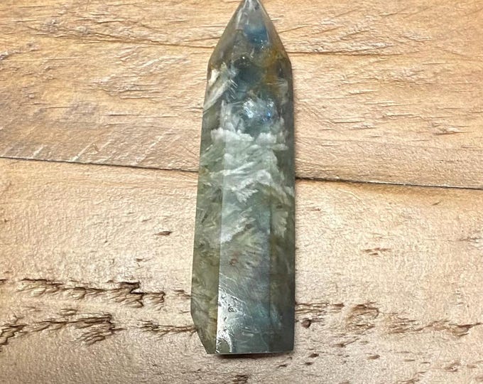 Flower Fluorite, Standing Tower, Green, & White, Rainbows, 101.80 Grams, CR12120