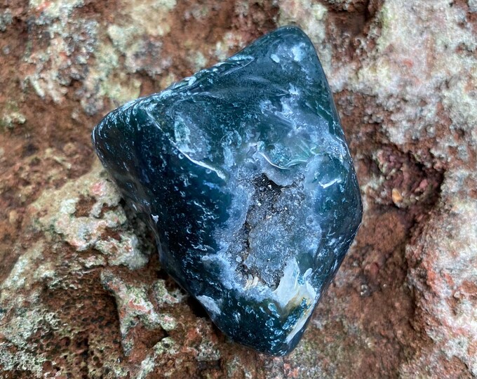 Druzy Green Moss Agate, 1/4 LB- Freeform & Polished Palm Stone, Druzy Crystal Cavern, India, 106.40 Grams, CR11982