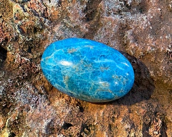 BLUE APATITE 1/4 LB+ Oval Palm Stone, Polished, Madagascar, 123.00 Grams, CR11816