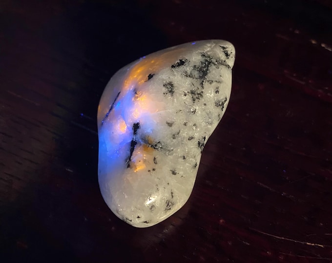 Hackmanite Polished Chunky Stone, Sulfur Sodalite, UV Reactive, Phosphorescent, 98.70 Grams, Canada, CR11934