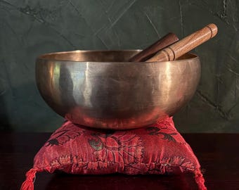 Practitioner Grade Tibetan Singing Bowl, Tara Engraved, 8” Handmade Traditional, Kit Includes Mallet,  Drumstick, Booklet, Cushion, SB12622
