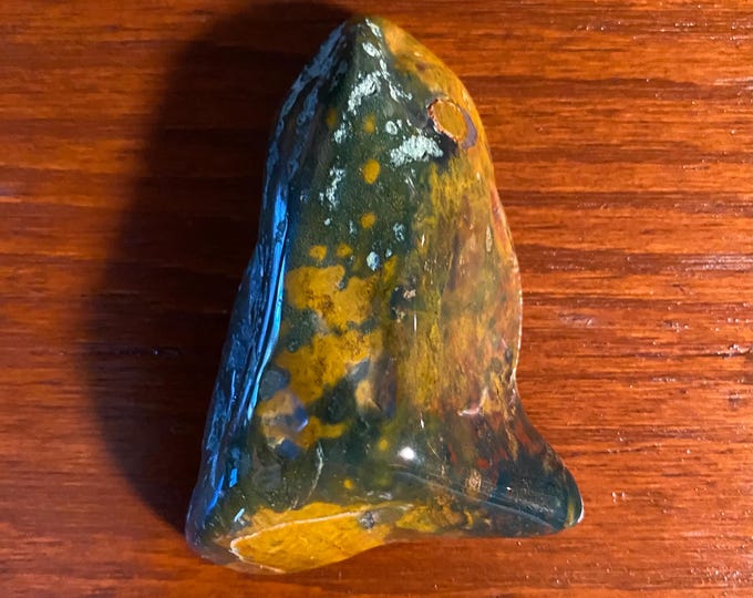 BLOODSTONE, Polished Freeform Palm Stone, India, 89.90 Grams, CR12045