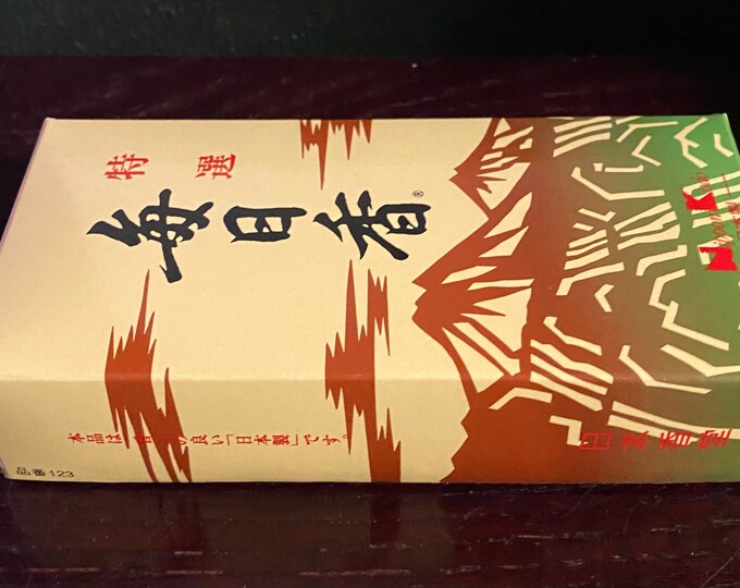 Mainichi-Koh, Kyara Deluxe, Japanese Aloeswood Everyday Incense, 300 Stick Box, 6" Sticks