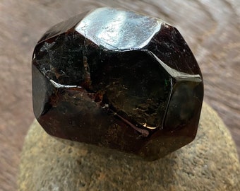 AAA Star Garnet, 252.60 Grams, 1263 Carats,  58mm, 1/2 LB+ India, CR10636