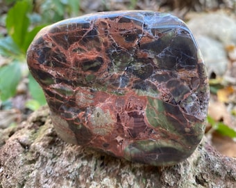 Large Spiderweb Jasper Palm Stone, 1/2 LB+ Green, Semi-Polished, 243.30 Grams, Oregon, CR10675