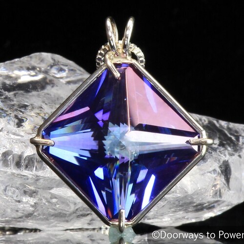 Extraordinary Quartz Crystal Magician Stone Crystal Pendant | Etsy