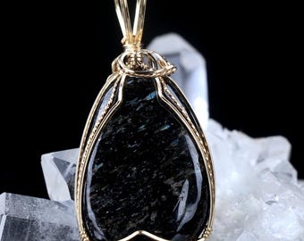古代ヌーマイト クリスタル ペンダント 14K 'パワー'
