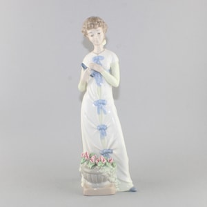 Vintage Nadal Handcrafted Spanish Porcelain Girl Women w/ Flower Figurine 10 1/2&quot;