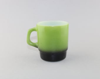 VTG Feuerkönig Anker Hocking Kaffeetassen Tassen Avocado Grün Schwarz Stapeln