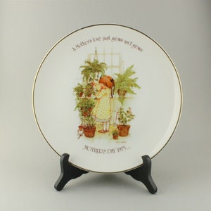 Holly Hobbie Happy Mothers Day - Love Just Grows Collectors Commemorative Plate