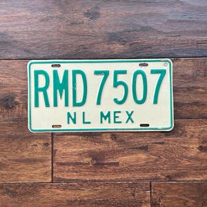 License Plate Mexico,  Mexico license plate, Mexico license plate Nuevo León, vintage license plate, Mexico 1992 license, old Mexico 1990s