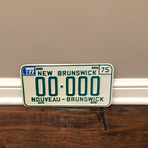 License plate New Brunswick 1975 Canada,  sample license plate Canada 1975, vintage Canada license plate 1975, old Canada license plate.