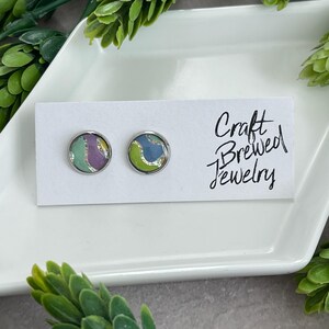 Rainbow Waves Wine Can Stud Earrings