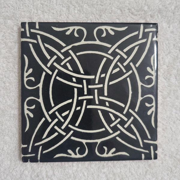 Glossy "Black White Gaelic Circle" Mexican Talavera Ceramic Tiles 4x4