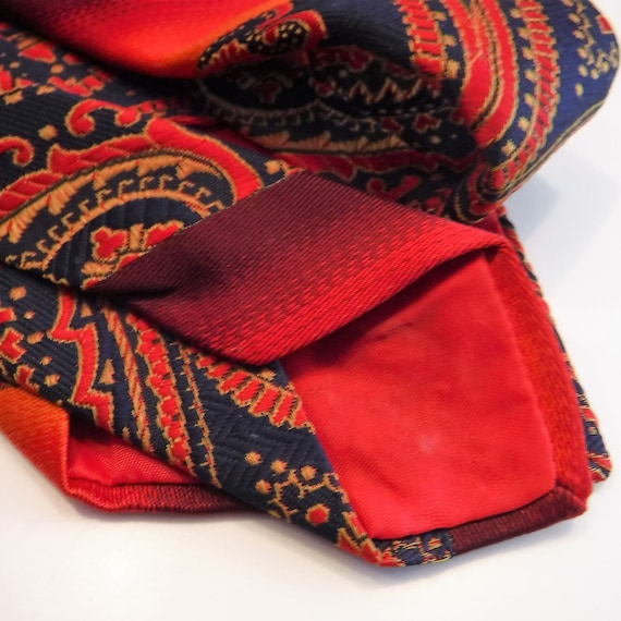 New genuine WEMBLEY brown//gray shades// red or multi color men/'s tie