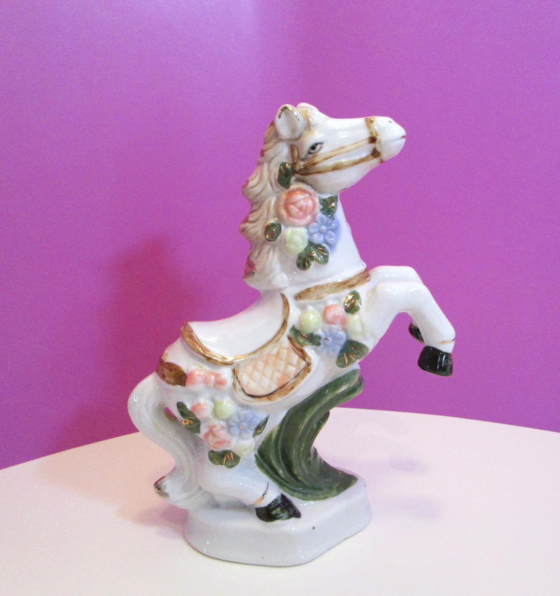 ヴィンテージの花柄陶器馬像：立ち上がる牡馬の置物 - Etsy 日本