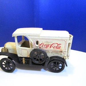 Vintage Cast Iron Coca Cola Delivery Truck: Collectible Display