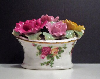Royal Albert Old Country Roses Music Box: Plays Blue Danube Waltz