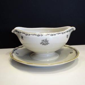 Gravy Boat, Gravy Boat With attached Plate P T Bavaria Tirschenreut US Standard design 04/TIR, Tirschenreuth Black Roses & Yellow Trim, MER