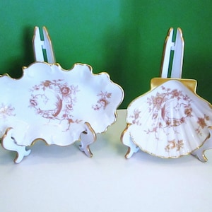 Limoges Muschelschale, Gold Phoenix & Floral Design Muschel und quadratisch geformte Gerichte, Porzellan Chamart Frankreich Limoges Shell und Square Matching