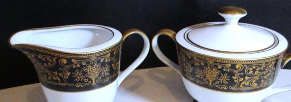 ロイヤルウースター クリーマーとシュガーボウル 作家サイン入り ロイヤルダッチェス クリーマー＆シュガーボウル：ファインチャイナ