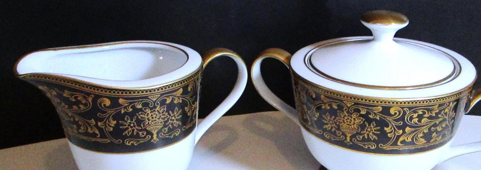 ロイヤルダッチェス クリーマー＆シュガーボウル：ファインチャイナ