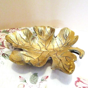 Vintage Messingblatt Schale, große schwere Messing Fuß Candy / Schmuckstück Schale, MCM Herbst Herbst Blatt, massives Messing Blatt Form fangen alle Tablett 18,5 cm