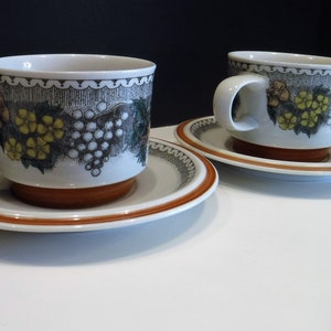 Goebel Teacups, Vtg Goebel 2 Tea Cups Saucers, Goebel Burgund pattern, W. Germany Oeslauer Bavaria Country pattern Teacups and Saucers, MER