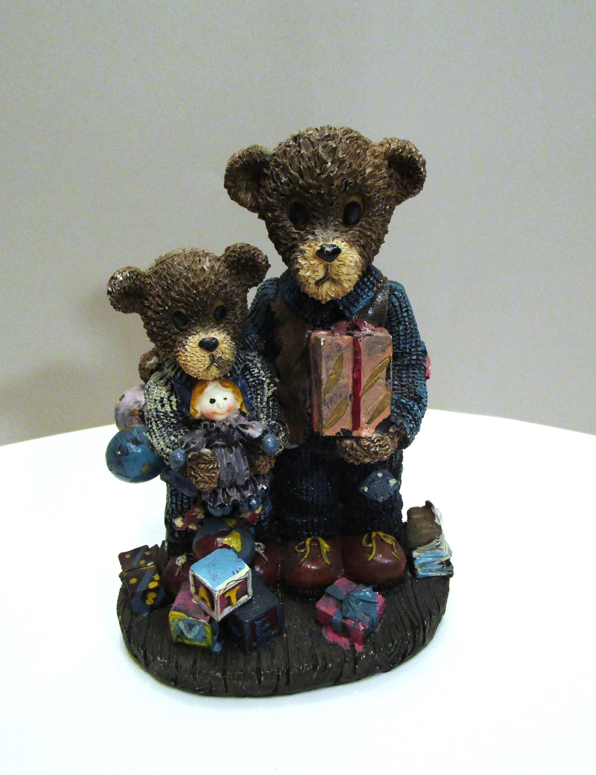 くま　置物 父と息子のクマの置物：ヴィンテージのコレクターズ彫刻 - Etsy 日本
