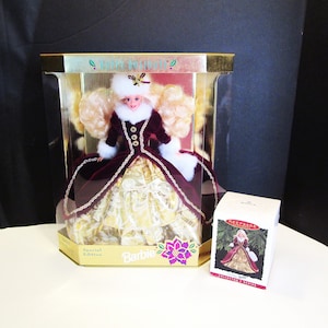 Happy Holidays Barbie Doll 1996 mit passendem Ornament, Happy Holidays Special Edition 1996 Barbie Doll Mattel Red Gold Dress Blonde, MER
