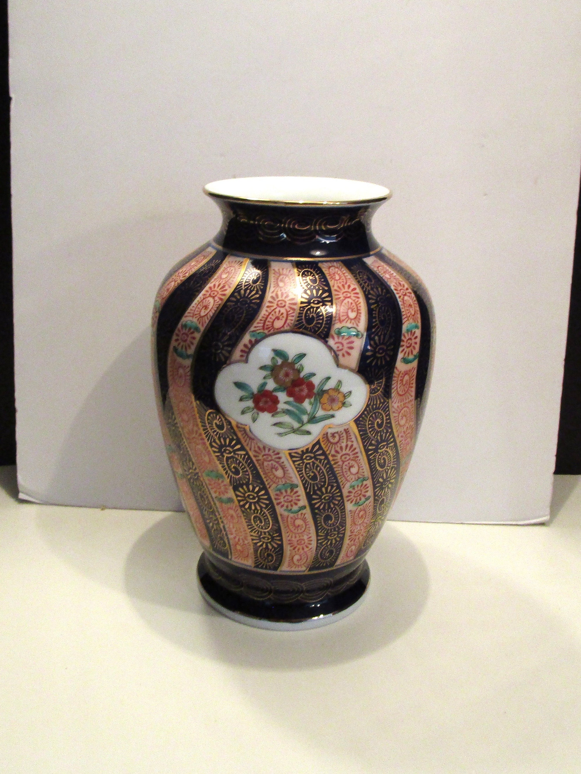 伊万里焼 花窯 魚文花器 Imari Hanagama Fish Vase 献上手古伊万里焼