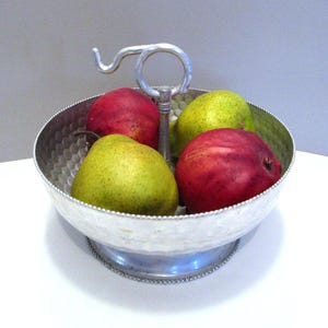 Aluminum Hammered Bowl, Handmade Aluminum Large Bowl with handle in the middle, Aluminum Bowl with handle, Large Bowl 12 inches in diameter
