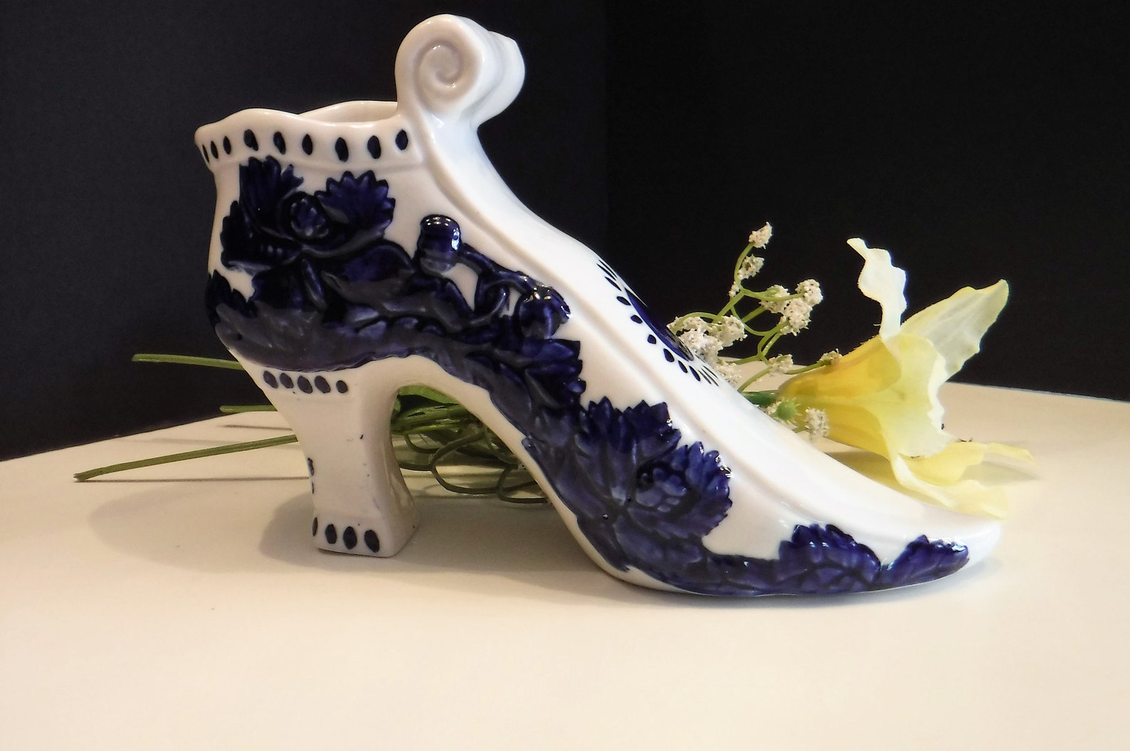Victorian Blue White Shoe Vase Ceramic Shoe Décor Shoe Blue Etsy
