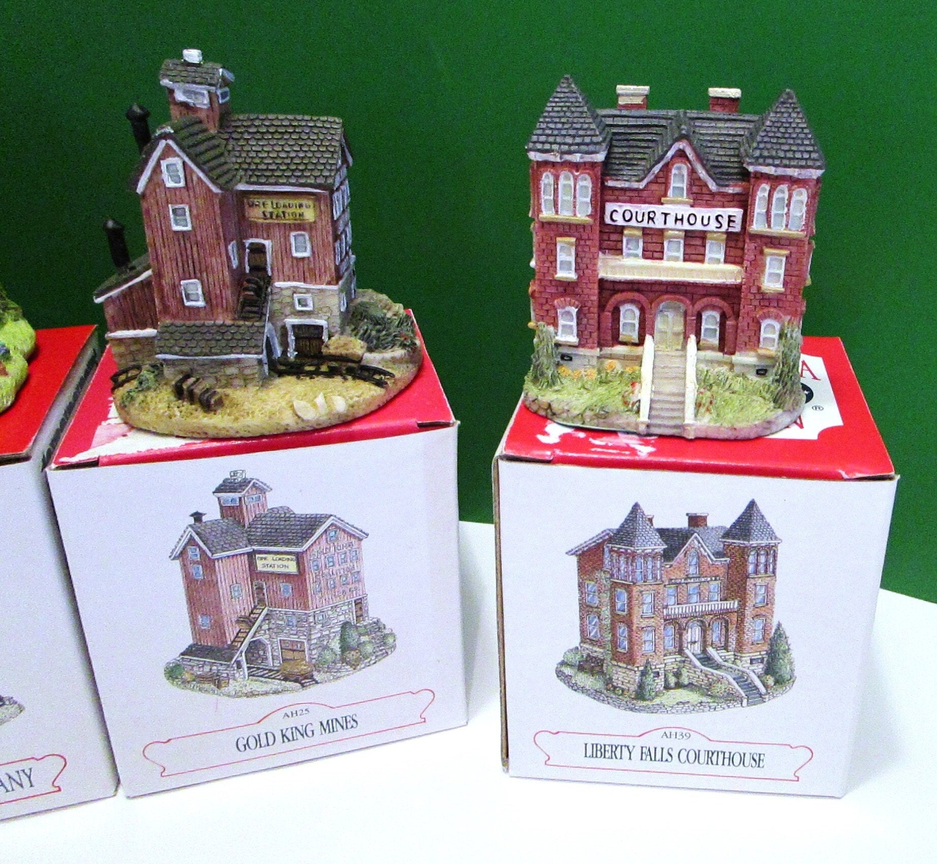 【極美品】LIBERTY FALLS COLLECTION　ミニチュア建物セット Americana Miniature Houses: Liberty Falls Collection, 5-piece Set