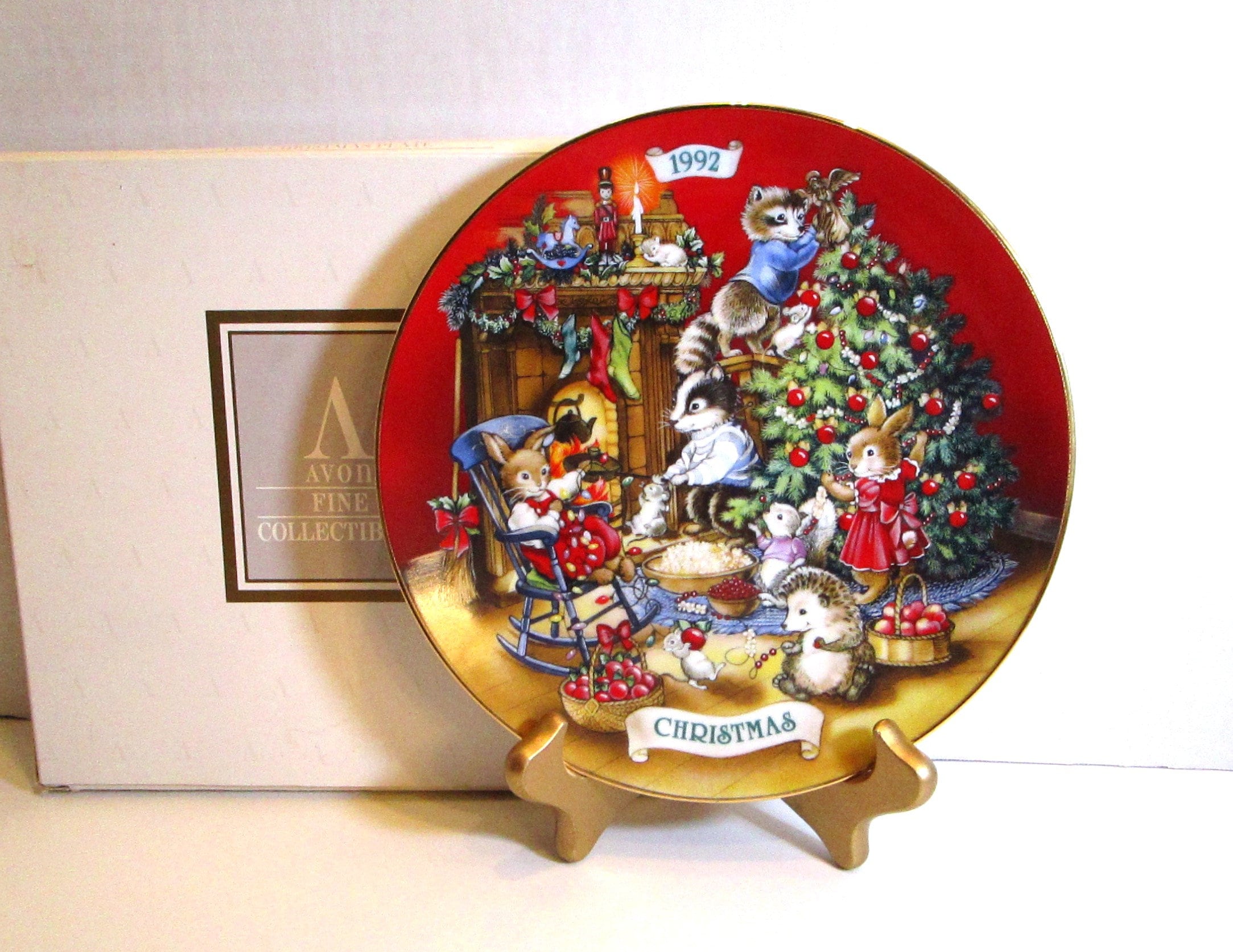 Vintage 1992 Avon Christmas Plate: 