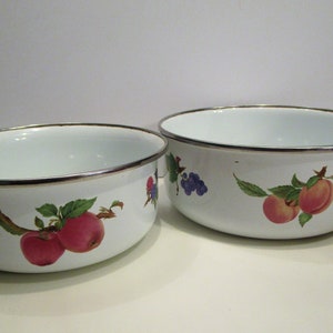 Enamel And Metal Bowls, Set of 2 Vintage Enameled Metal Fruit Motif Stacking Bowls, Enamel and Metal Nesting Bowls set of 2, MER