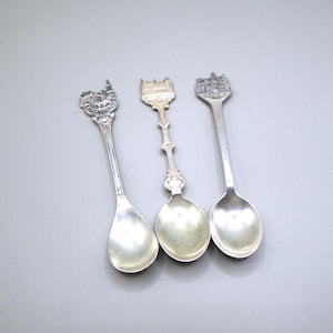 Silver plated Souvenir spoons, Collectible Spoons from Kasteel Doorwerth, Keukenhof Lisse Both in the netherlands, Luxembourg  made Holland