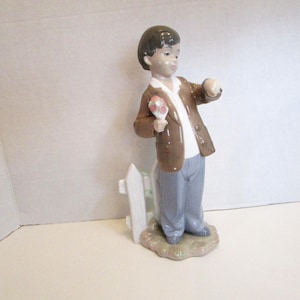 Nao by Lladro &quot;She&#39;s Late&quot; boy looking at watch #1278, Rare Lladro Young Man Porcelain Boy on a date, Nao Daisa Spain Porcelain Statue, MER