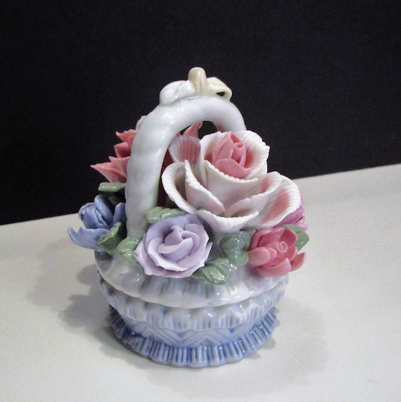 Porcelain 3D Floral Trinket Holder, Vanity Décor T