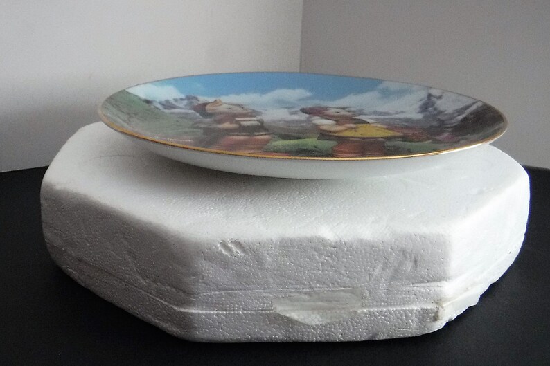 92 Hummel Little Companion MN657 Little Collectible Plate Hummel Plate Little Explorers Collectible Plate Hummel Little Explorers
