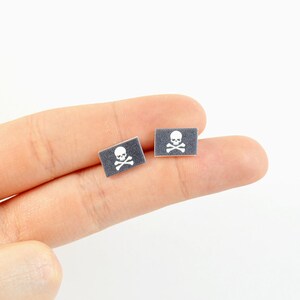 FUNKY SILVER SKULL CROSS BONE EARRINGS GOTHIC