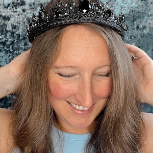 Queen circlet-fairy crown- Gothic Queen-cosplay accessory- Renaissance fair costume- Royal crown