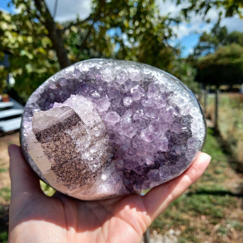 Amethyst Geode With Calcite. A Magical & Soothing Stone infused with the RAYS OF GOD. A High Frequency Lightworker healing tool image 2