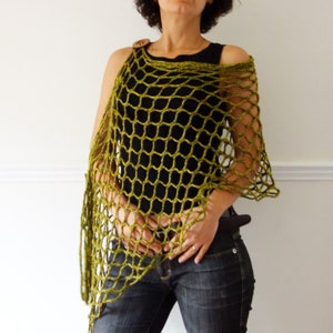 Crochet Pattern - Diamond Lace Fringed Poncho