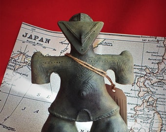 Kamen no Megami Dogu-beeldje: replica Japanse gemaskerde godin