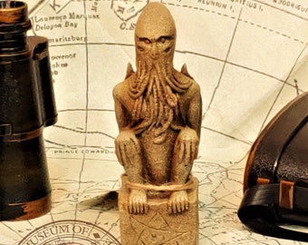 Cthulhu-idool, zandsteenafwerking, miskatonic, HP Lovecraft, Cthulhu, mythen, horror, sciencefiction,