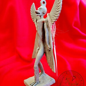 Ídolo Pazuzu, estatua de Pazuzu, base baja, acabado de arenisca ...