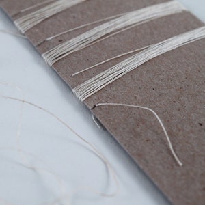Natural linen yarn in skeins for binding, 2-ply linen thread, unwaxed thread, book stitching, book manufacturing, fil lin 3/10  diameter