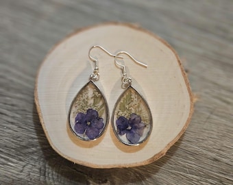 Handmade Open Bezel Resin Earrings with Pressed Flowers - Unique, Nature-inspired Jewelry